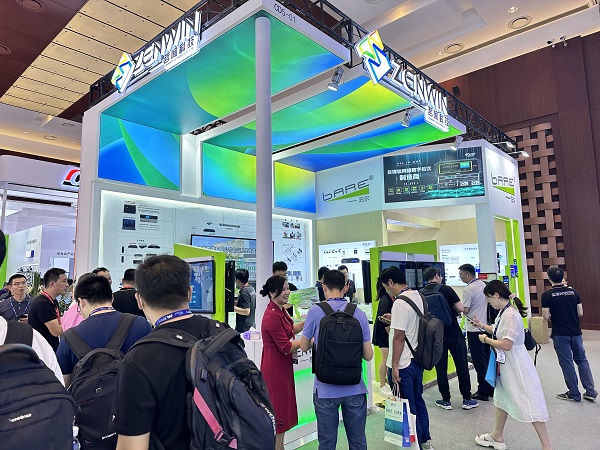 北京InfoComm China 2023|哲闻科技展位热度不减,All in one会议一体机和分布式运维平台成吸睛爆款!(图3) 哲闻人在展会中